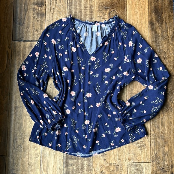 Adorable floral peasant top - Picture 1 of 3